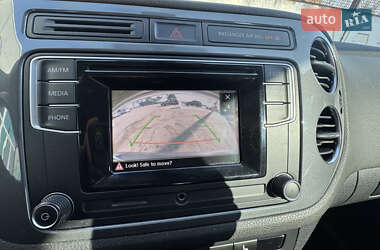 Внедорожник / Кроссовер Volkswagen Tiguan 2015 в 