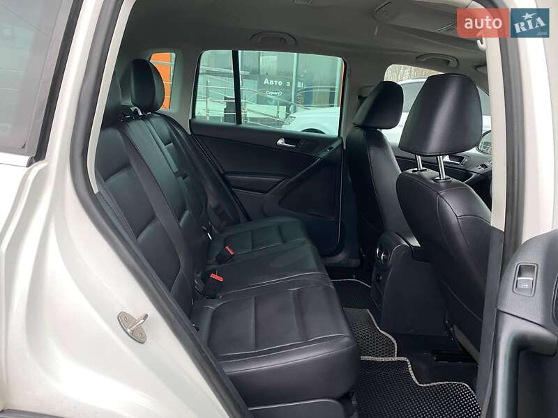 Внедорожник / Кроссовер Volkswagen Tiguan 2012 в Львове