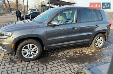 Внедорожник / Кроссовер Volkswagen Tiguan 2012 в 