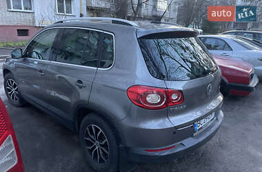 Позашляховик / Кросовер Volkswagen Tiguan 2010 в 
