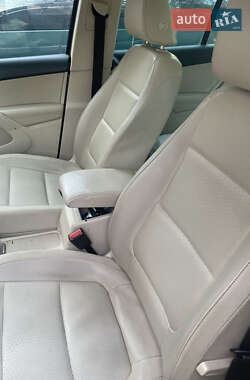 Позашляховик / Кросовер Volkswagen Tiguan 2010 в 