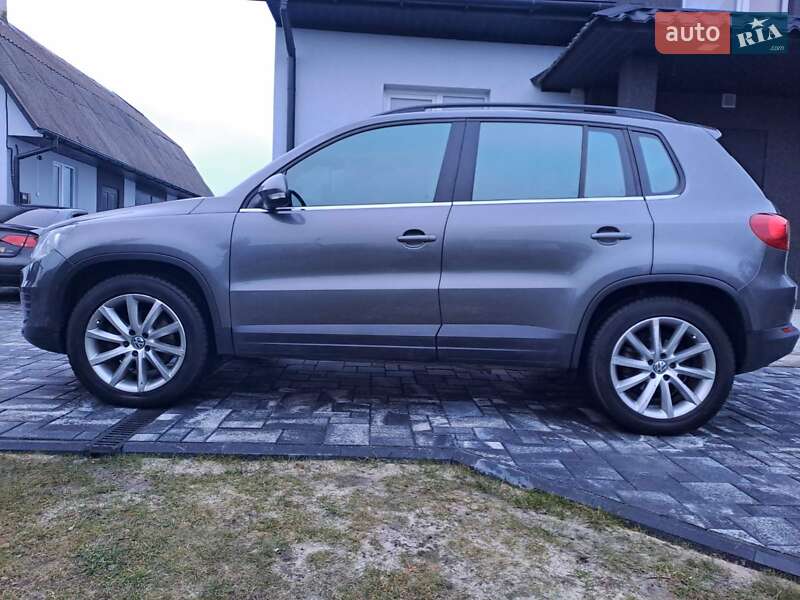 Внедорожник / Кроссовер Volkswagen Tiguan 2012 в Славуте