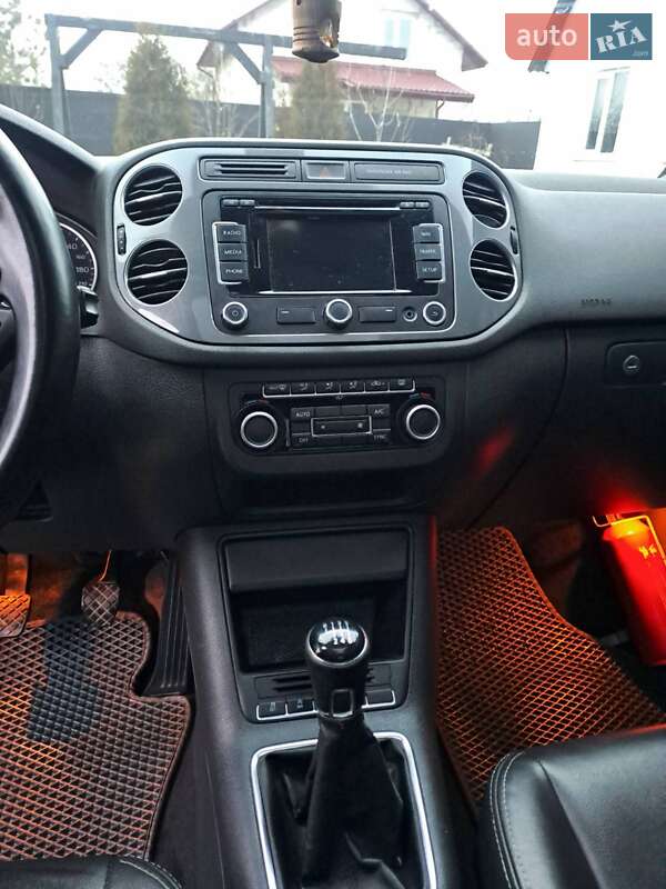 Внедорожник / Кроссовер Volkswagen Tiguan 2012 в Славуте