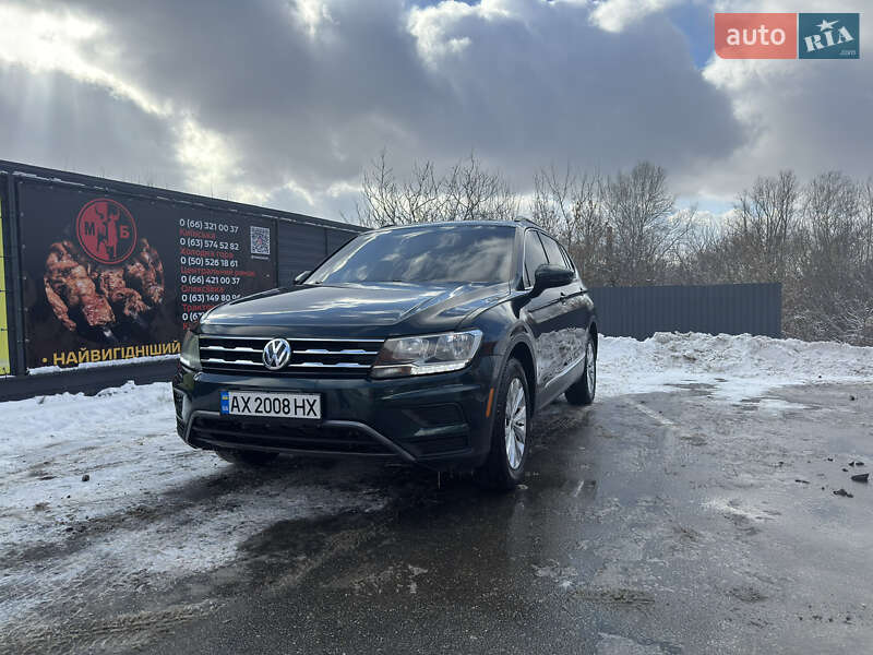 Внедорожник / Кроссовер Volkswagen Tiguan 2018 в 