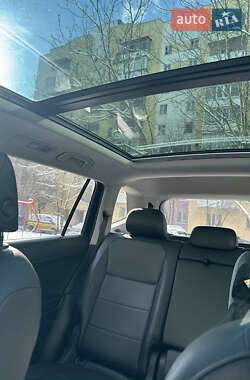 Внедорожник / Кроссовер Volkswagen Tiguan 2018 в 