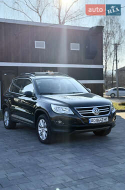 Внедорожник / Кроссовер Volkswagen Tiguan 2010 в Тячеве