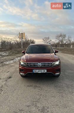 Внедорожник / Кроссовер Volkswagen Tiguan 2016 в Каменском