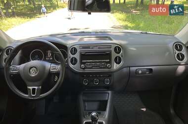 Позашляховик / Кросовер Volkswagen Tiguan 2013 в 