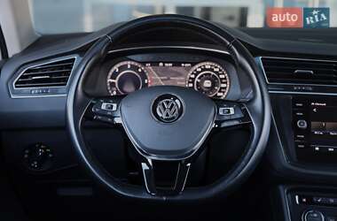 Внедорожник / Кроссовер Volkswagen Tiguan 2018 в 
