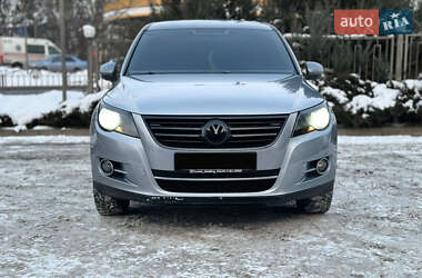 Позашляховик / Кросовер Volkswagen Tiguan 2010 в Харкові