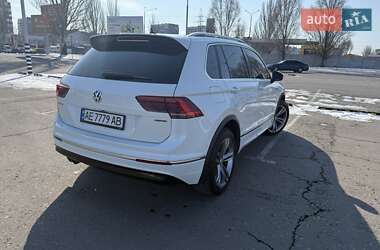 Внедорожник / Кроссовер Volkswagen Tiguan 2018 в 