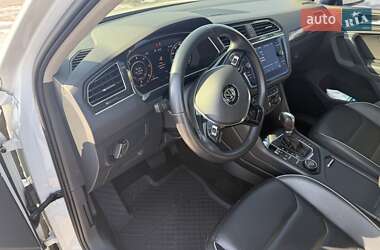 Внедорожник / Кроссовер Volkswagen Tiguan 2018 в 