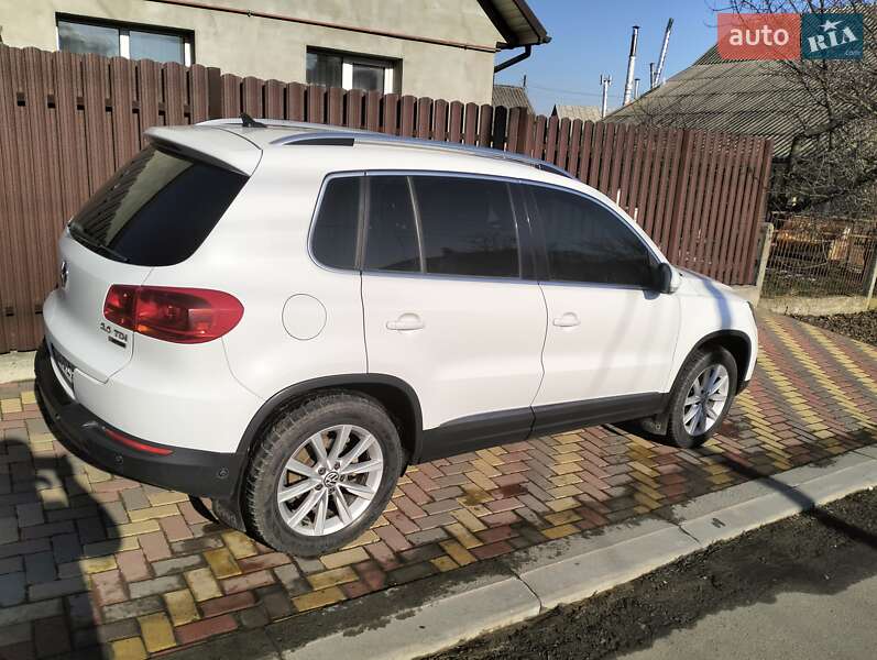Внедорожник / Кроссовер Volkswagen Tiguan 2015 в Хмельницком
