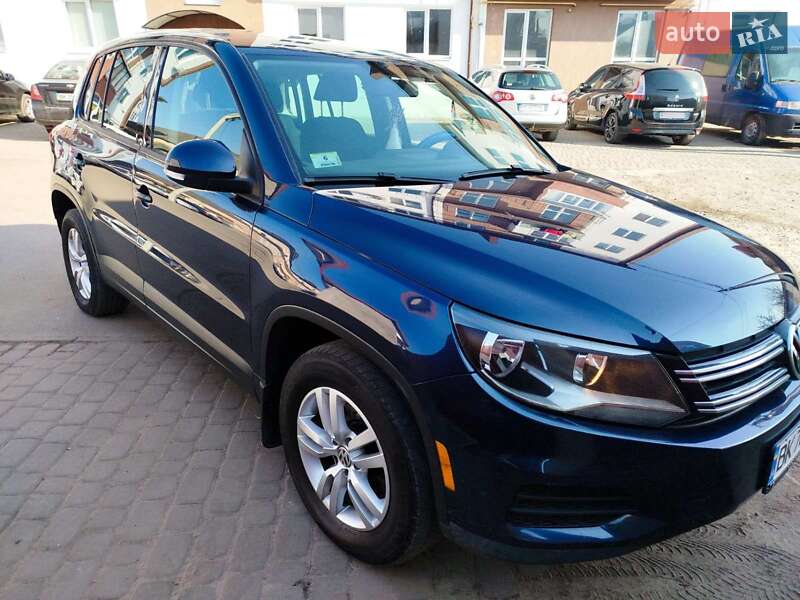 Внедорожник / Кроссовер Volkswagen Tiguan 2013 в Дубно