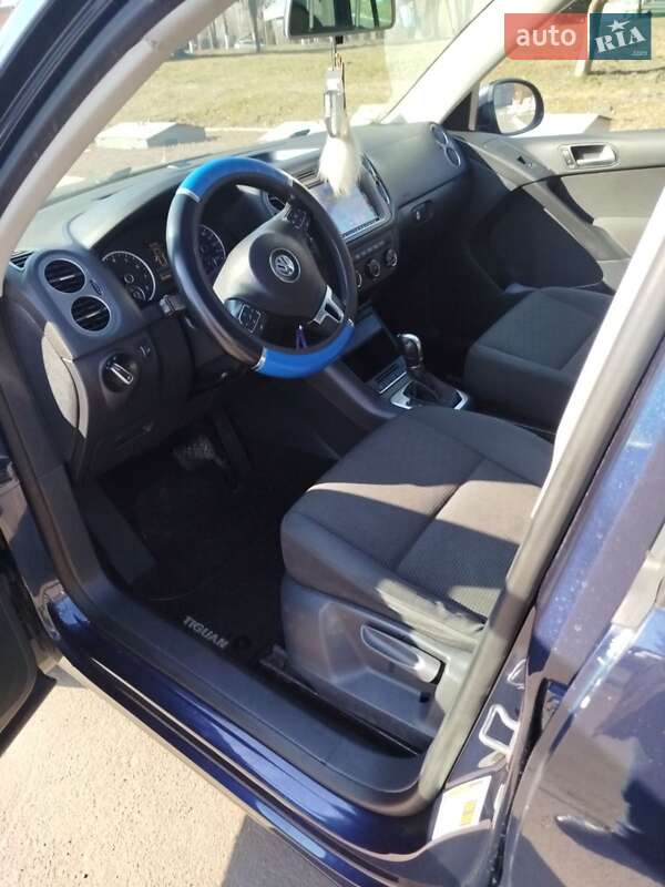 Внедорожник / Кроссовер Volkswagen Tiguan 2013 в Дубно