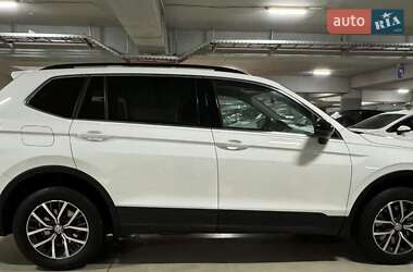Позашляховик / Кросовер Volkswagen Tiguan 2019 в 