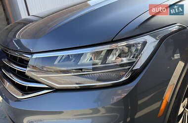 Позашляховик / Кросовер Volkswagen Tiguan 2023 в 