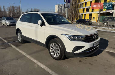 Внедорожник / Кроссовер Volkswagen Tiguan 2022 в Киеве