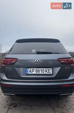 Внедорожник / Кроссовер Volkswagen Tiguan 2019 в 