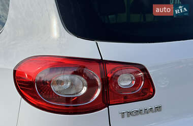 Внедорожник / Кроссовер Volkswagen Tiguan 2010 в 