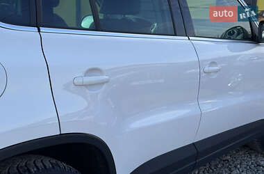 Внедорожник / Кроссовер Volkswagen Tiguan 2010 в 