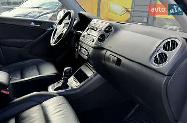 Внедорожник / Кроссовер Volkswagen Tiguan 2010 в 