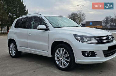 Позашляховик / Кросовер Volkswagen Tiguan 2015 в 