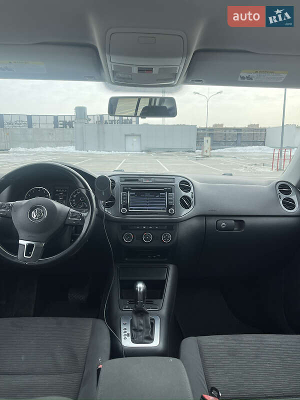 Позашляховик / Кросовер Volkswagen Tiguan 2015 в Києві