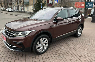 Внедорожник / Кроссовер Volkswagen Tiguan 2021 в Киеве