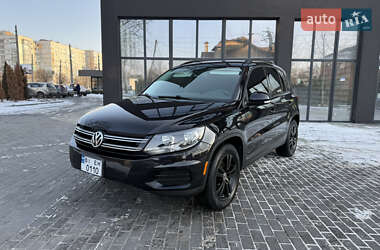 Внедорожник / Кроссовер Volkswagen Tiguan 2016 в Полтаве