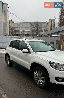 Внедорожник / Кроссовер Volkswagen Tiguan 2015 в Киеве