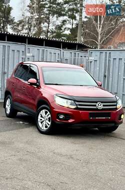 Внедорожник / Кроссовер Volkswagen Tiguan 2011 в Киеве