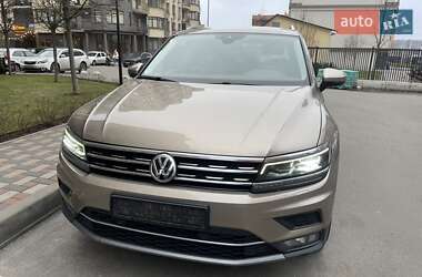 Позашляховик / Кросовер Volkswagen Tiguan 2017 в Ірпені