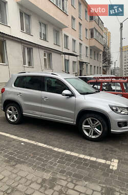 Внедорожник / Кроссовер Volkswagen Tiguan 2012 в Хмельницком