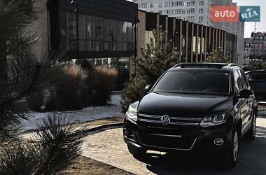 Внедорожник / Кроссовер Volkswagen Tiguan 2012 в Хмельницком