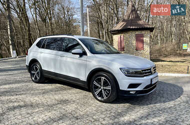 Внедорожник / Кроссовер Volkswagen Tiguan 2018 в Черновцах