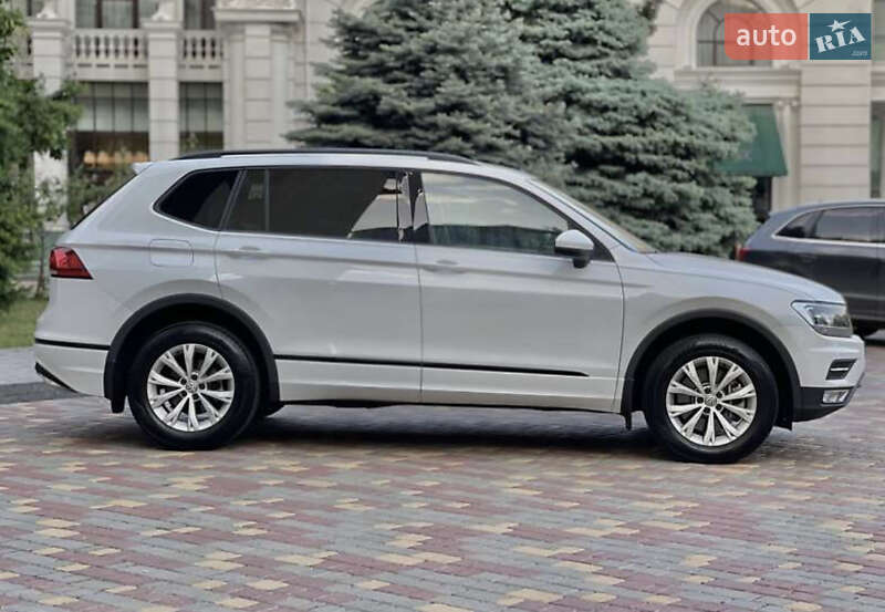 Внедорожник / Кроссовер Volkswagen Tiguan 2019 в Одессе