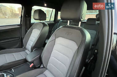 Внедорожник / Кроссовер Volkswagen Tiguan 2017 в 