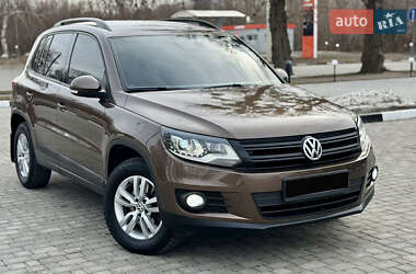 Внедорожник / Кроссовер Volkswagen Tiguan 2011 в Харькове