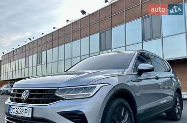 Позашляховик / Кросовер Volkswagen Tiguan 2021 в Києві