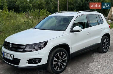 Внедорожник / Кроссовер Volkswagen Tiguan 2012 в 