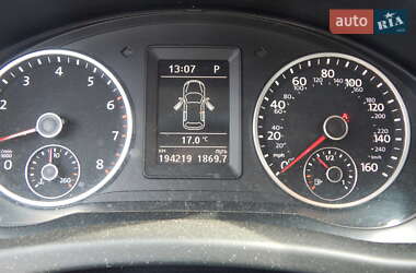 Внедорожник / Кроссовер Volkswagen Tiguan 2015 в 