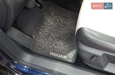 Внедорожник / Кроссовер Volkswagen Tiguan 2015 в 
