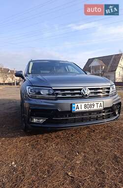 Внедорожник / Кроссовер Volkswagen Tiguan 2018 в 
