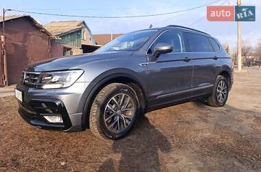 Внедорожник / Кроссовер Volkswagen Tiguan 2018 в 