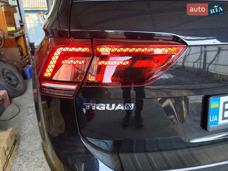 Внедорожник / Кроссовер Volkswagen Tiguan 2018 в Хмельницком