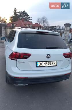 Внедорожник / Кроссовер Volkswagen Tiguan 2018 в 