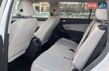 Внедорожник / Кроссовер Volkswagen Tiguan 2018 в 