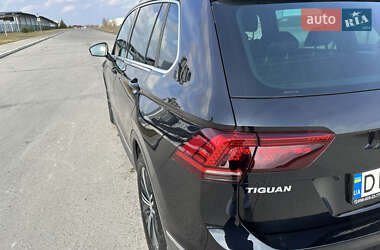 Позашляховик / Кросовер Volkswagen Tiguan 2016 в 
