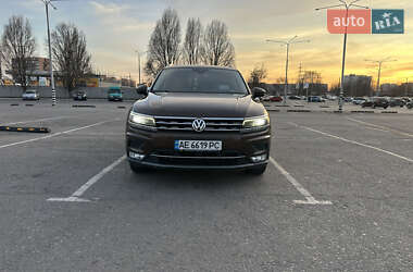 Внедорожник / Кроссовер Volkswagen Tiguan 2017 в Днепре